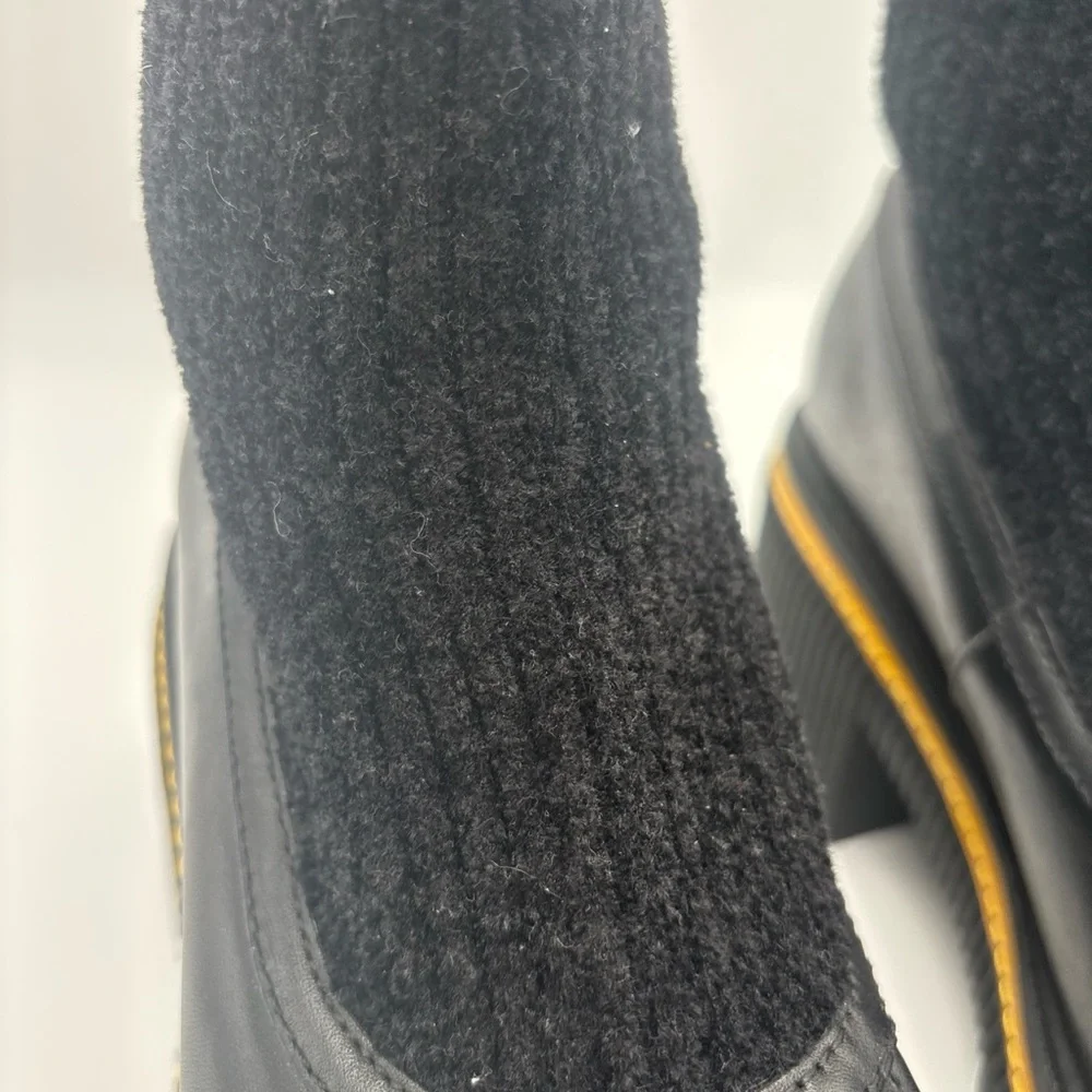 AEROSOLES Black and Gold Heeled Boots‎